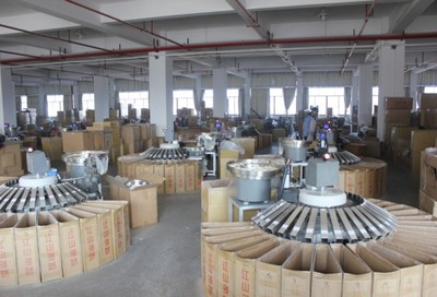 江山燕廠家直銷 專業(yè)羽毛球訓(xùn)練用球與球拍精選推薦